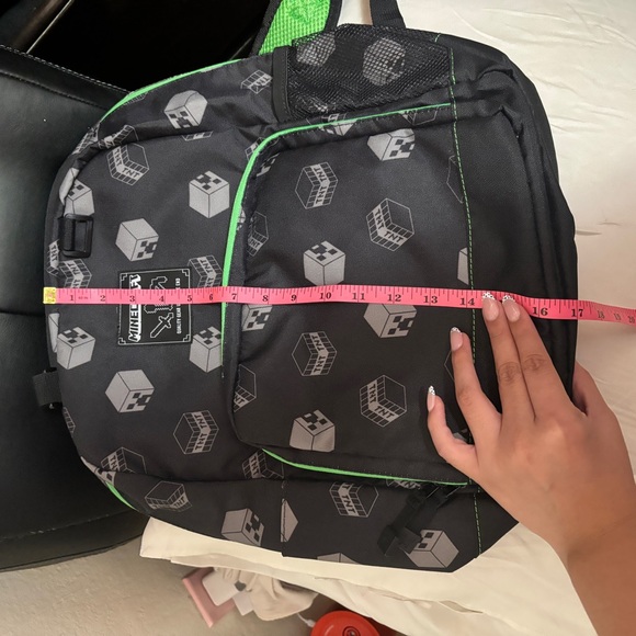 Minecraft Creeper Backpack - Picture 9 of 11